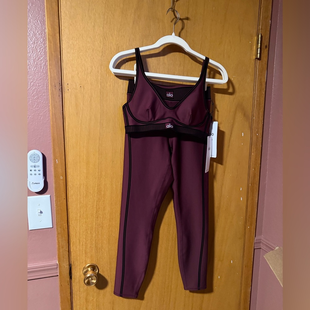 Alo Burgundy Line Up Set